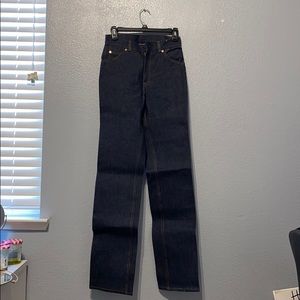 Dark blue Levi’s jeans
